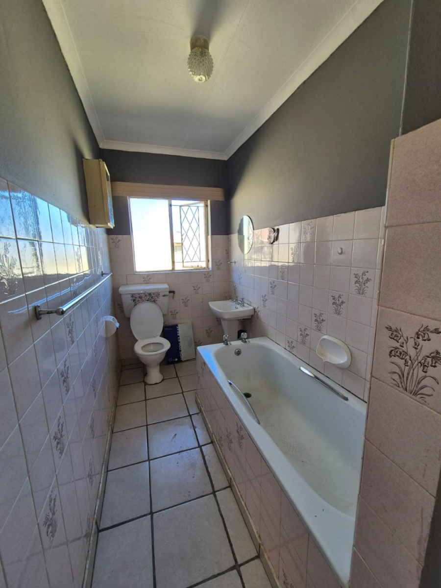 3 Bedroom Property for Sale in Universitas Ridge Free State